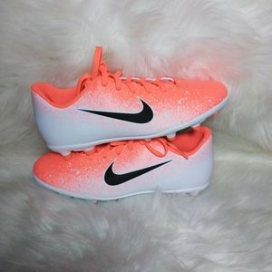 Nike JR 12 Club GS FG/MH NEW
Soccer cleats